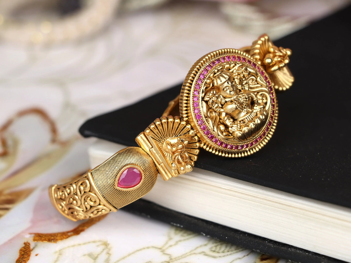 bracelet1053_3 - The Golden Cascade