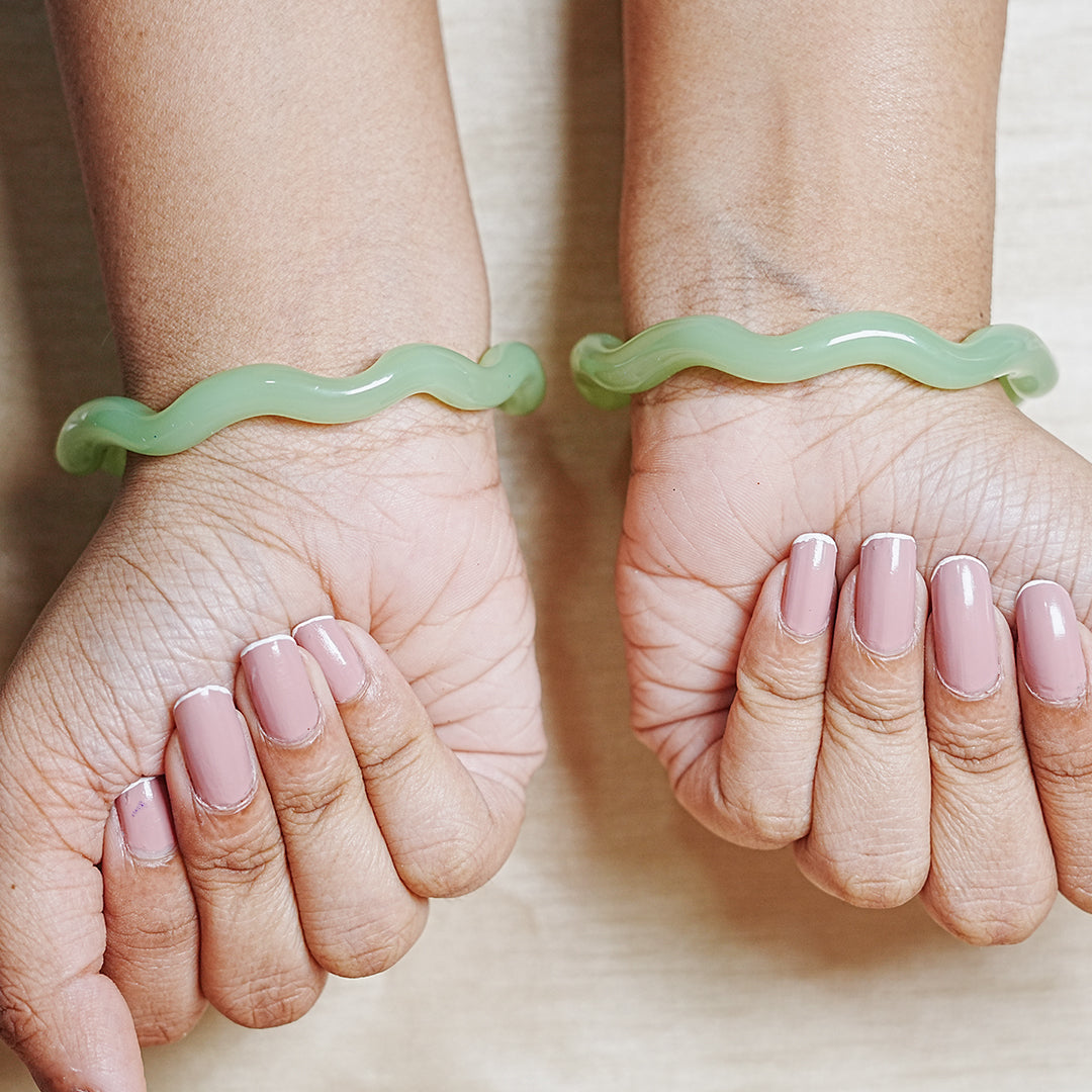 Zig-Zag Glass Kada Bangle, Glossy Finish for women and girls (Pack of 2 Kada)