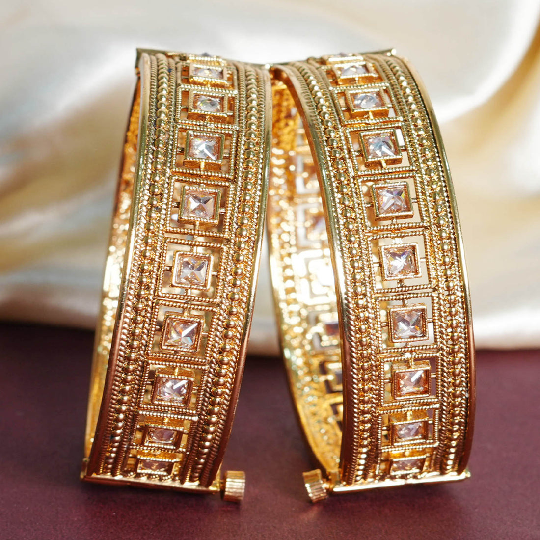 Antique Design Handcrafted Copper Bracelet Kada for Women & Girl | Perfect for everyday wear or special occasions.