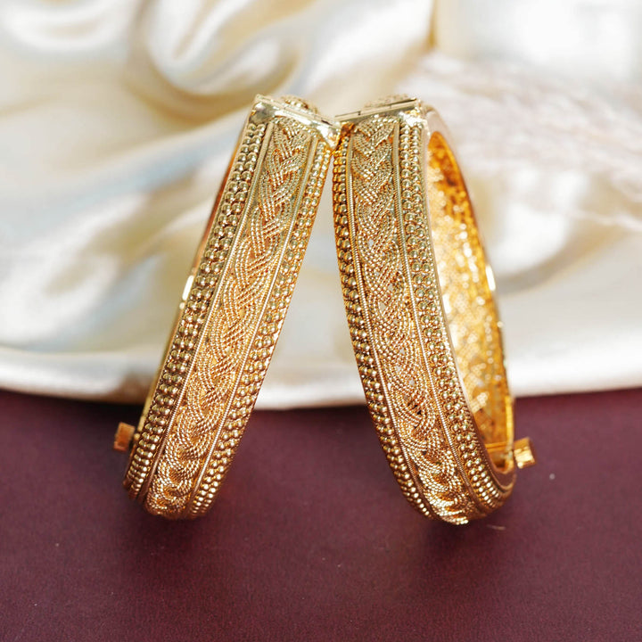 Antique Look Copper Kada for Women & Girl | Handcraft Bracelet Perfect for Party & Daily wear