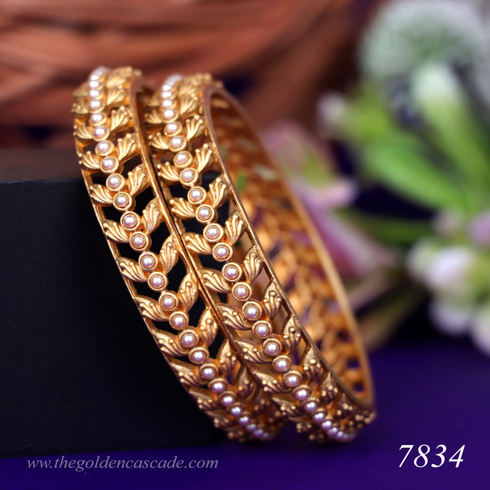 Fancy Gold Plated wtih Pearl Studded Design Jewelry Metal Kada / Bangles for Women & Girls / (7834)